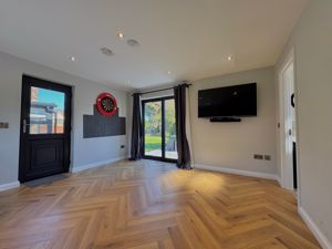 Photo 22- click for photo gallery